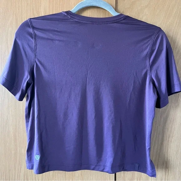 Lululemon Ultralight Waist-Length T-Shirt in Grape Thistle - Picture 3 of 4
